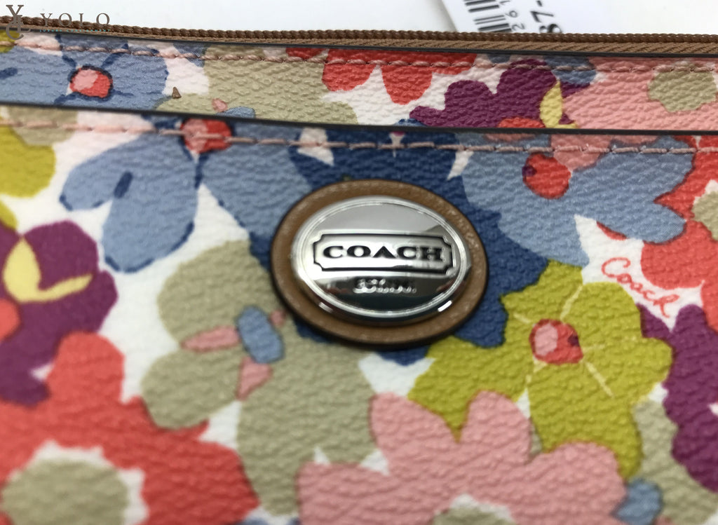 Authentic Preloved Coach Floral Peyton Medium Wristlet – YOLO Luxury  Consignment