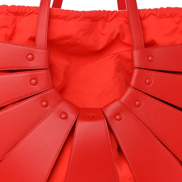 Bottega Veneta The Shell Chili Tomato French Calfskin Leather Shoulder Bag in Chili Tomato, authentic new handbag, image 3