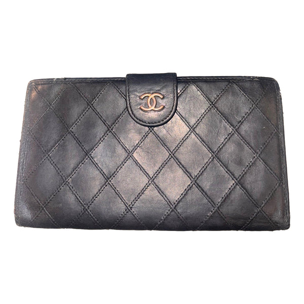 Chanel Vintage Interlocking CC Black Quilted Lambskin Wallet in Black, authentic pre-loved wallet, image 3