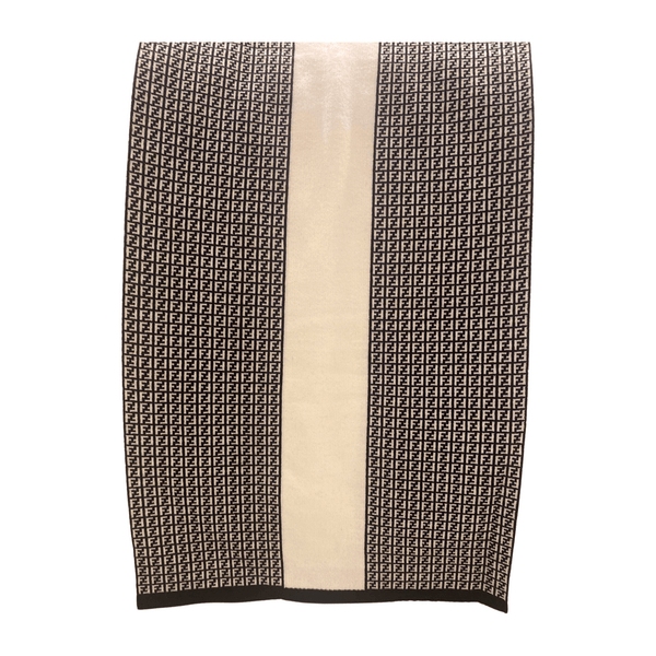 Fendi FF Print Nero and Bianco Knitted Wool Scarf in Black and White, authentic new scarves & shawl, image 2