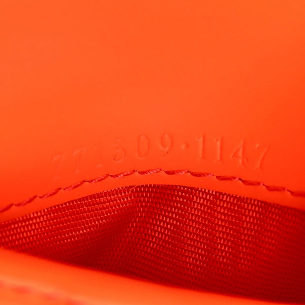 Gucci GG Rubber Effect Neon Orange Guccissima Leather Bifold Wallet in Neon Orange, authentic new wallet, image 2
