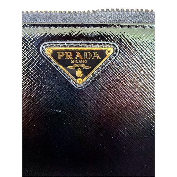 Prada Nero Black Saffiano Vernice Leather Zip Around Wallet – hardware detail